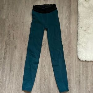 Lululemon leggings size Small